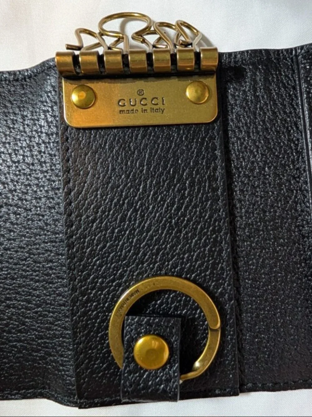 Like New Authentic Gucci Black Leather w Gold Bee & Star Print 6-Key Holder Case
